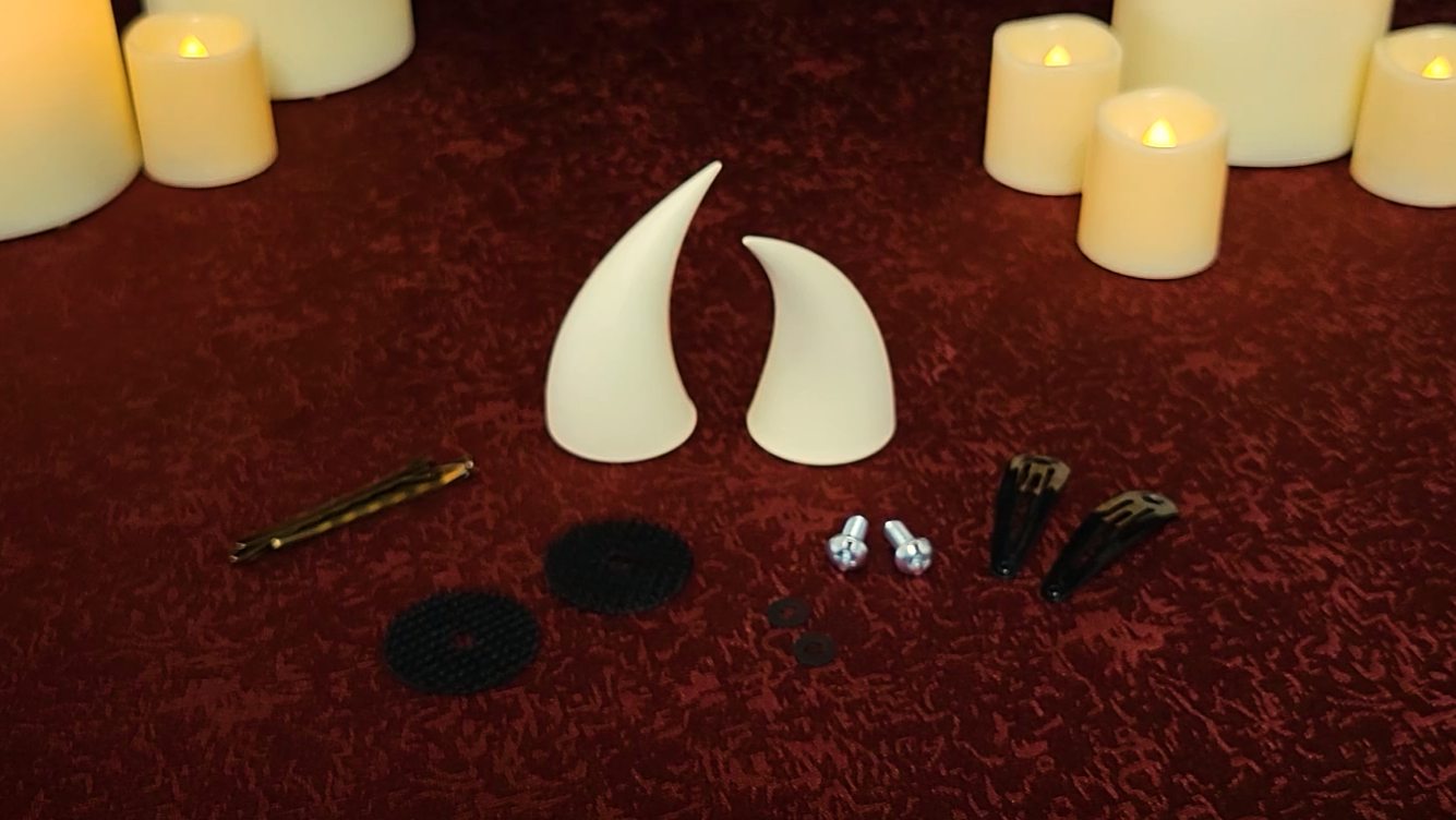 Load video: This video demonstrates how to use our barrette clips as well as our Hellcrow discs.